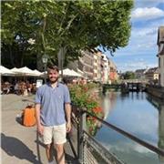 Ich bin in den U.S.A aufgewachsen und will dich mit Englisch helfen. Lass uns dann auf Englisch reden!